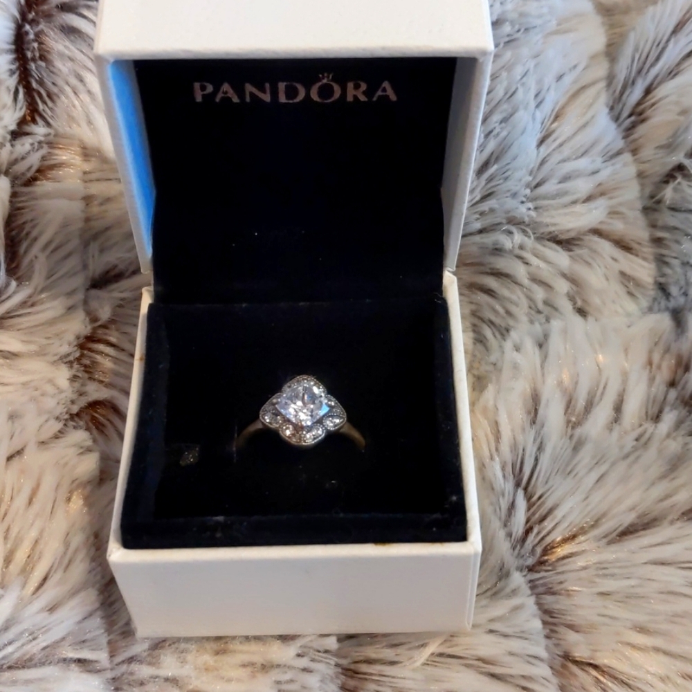 Pandora ring